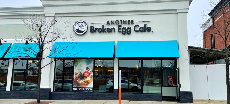 Exterior of Another Broken Egg Cafe, a breakfast restaurant at Easton Town Center.