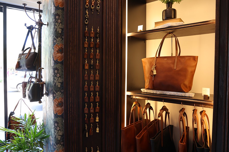 Fount leather outlet bags